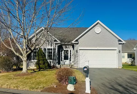 39 Grand Blvd #39, Ellington, CT 06029