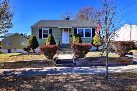 66 Ocean View St, New Haven, CT 06512