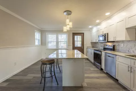102 Burke St, East Hartford, CT 06118