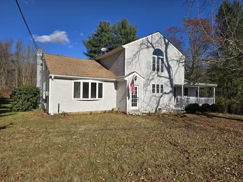 13 Brooklyn Rd, Pomfret, CT 06259