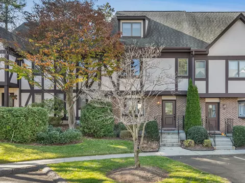 668 Glenbrook Rd #22, Stamford, CT 06906