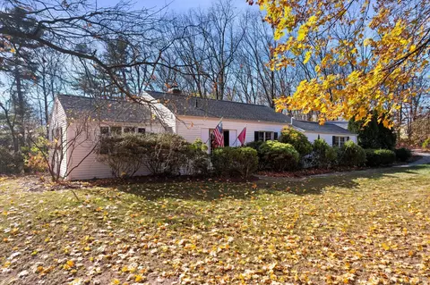 146 Sunset Dr, Glastonbury, CT 06033