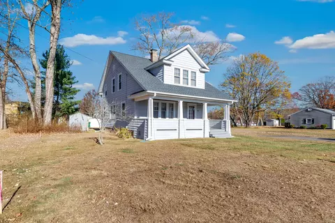 38 Wakeley St, Shelton, CT 06484