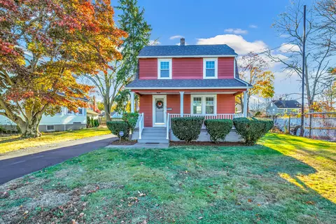 45 Oakwood St, Stratford, CT 06614