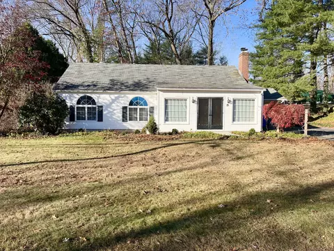 75 Fleetwood Rd, Bristol, CT 06010