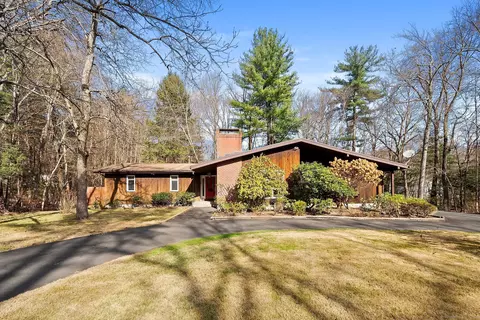 30 Park Rd, Simsbury, CT 06070