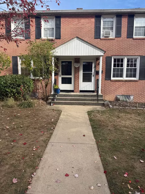 167 Sylvan Knoll Rd # 167, Stamford, CT 06902