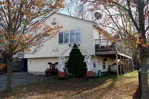 William Street, Danbury, CT 06810