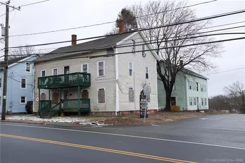 118 Pomfret St, Putnam, CT 06260