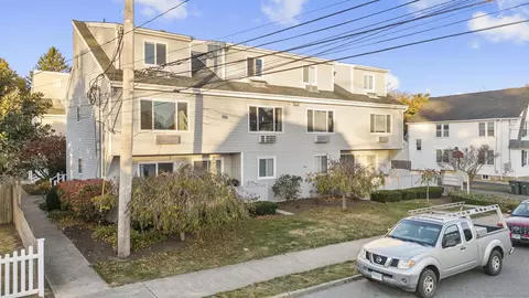 69 Harbor Ave #D2, Bridgeport, CT 06605