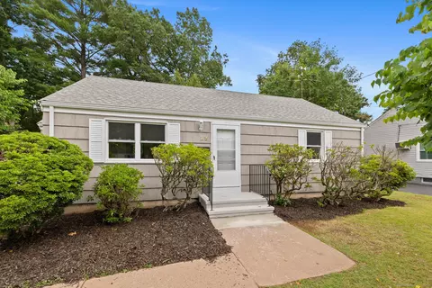 26 Pinecrest Dr, East Hartford, CT 06118