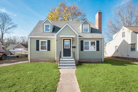 38 Deerfield Dr, Manchester, CT 06040