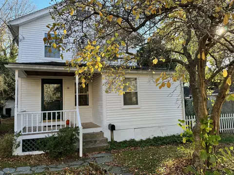 10 Alden St, Mystic, CT 06355