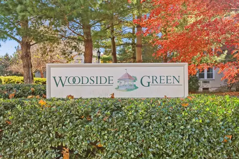 128 Woodside Grn #2B, Stamford, CT 06905