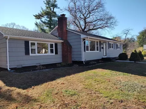 170 Riverside Dr, Hamden, CT 06518