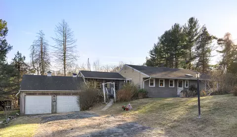 13 Cross Rd, Brookfield, CT 06804