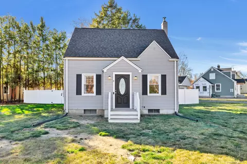 8 Fern St, Windsor Locks, CT 06096