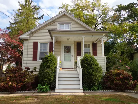 171 Dodge Ave, East Haven, CT 06512