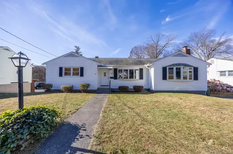 75 Tree Hill Rd, Waterbury, CT 06708