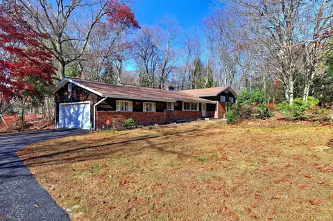 55 Wildwood Dr, Stratford, CT 06614
