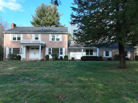 370 Payne Dr, Cheshire, CT 06410