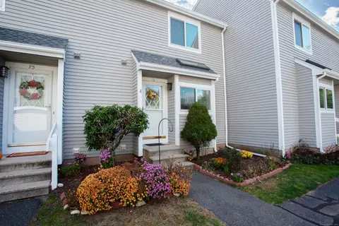 76 Hilltop Dr #76, Simsbury, CT 06070