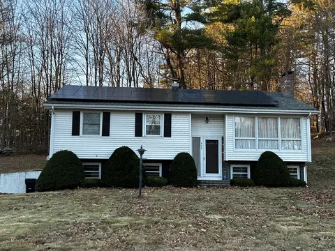 449 Woodstock Ave, Putnam, CT 06260