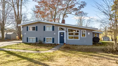 1071 North St, Suffield, CT 06078