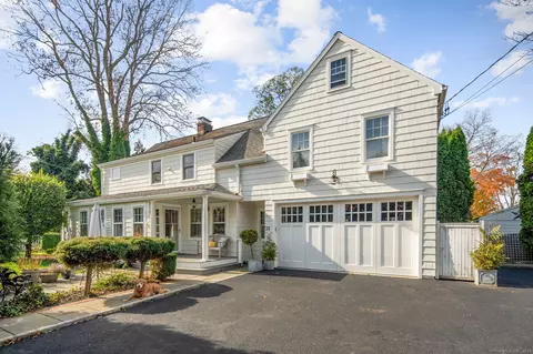34 Crest Rd, Norwalk, CT 06853