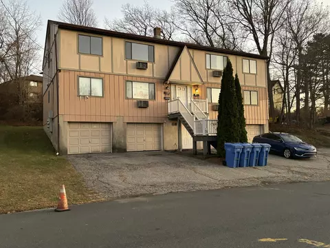 20 Hart Cir, Waterbury, CT 06705