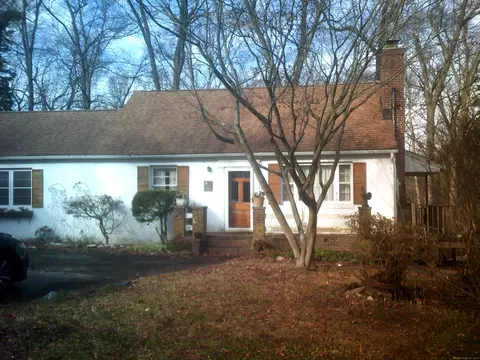 104 Candlewood Lake Rd N, New Milford, CT 06776