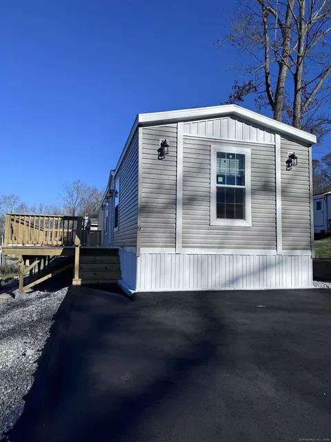 9 South Ter, Vernon, CT 06066