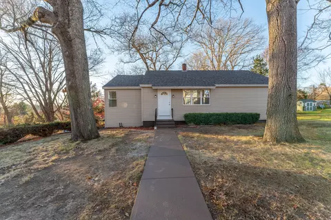 18 Mary Ave, Plainfield, CT 06354