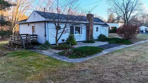 79 Old Turnpike Rd, Thompson, CT 06277
