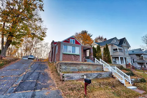 74 Kensington Hts, Meriden, CT 06451