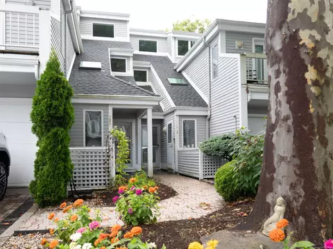179 Breakers Ln #179, Stratford, CT 06615