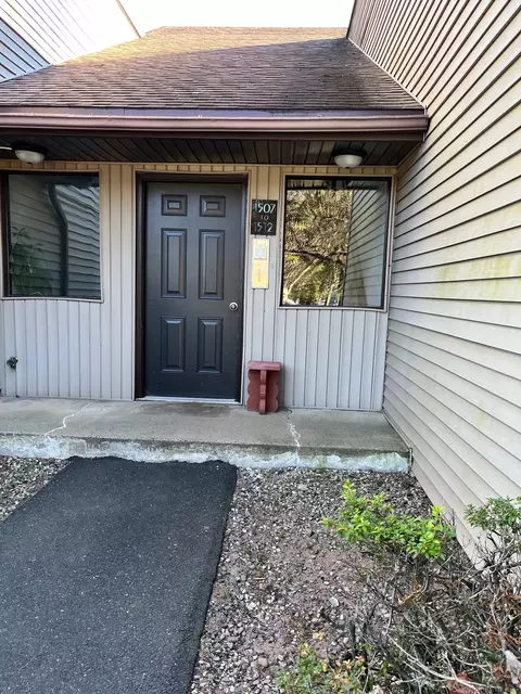 1512 Twin Circle Dr #1512, South Windsor, CT 06074