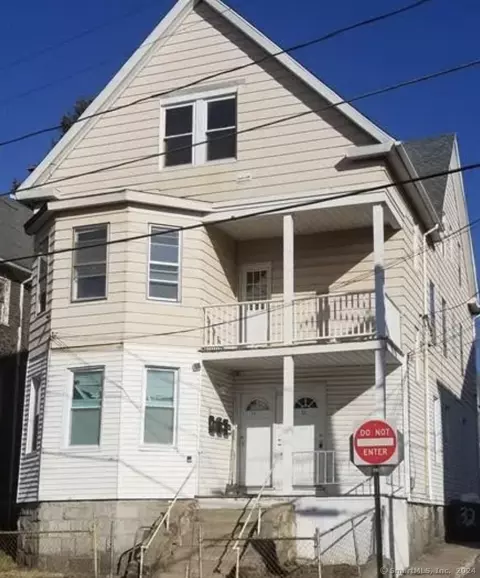 32 Hawkins St, Waterbury, CT 06704
