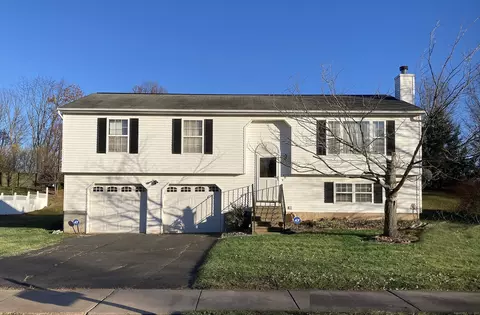 40 Brentwood Ln, Windsor, CT 06095
