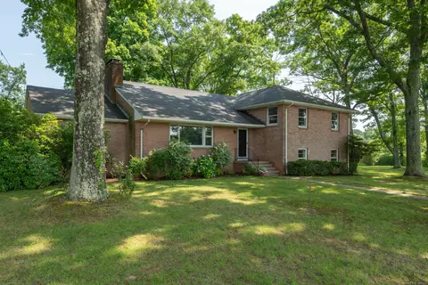 25 Tabor Dr, Branford, CT 06405