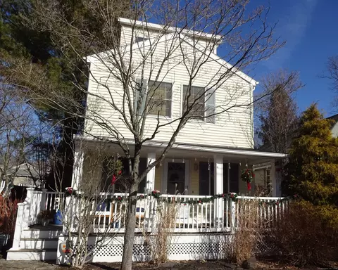 9 Westwood Rd, Branford, CT 06405