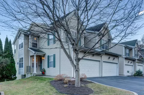 100 Concord Ln #100, Bethel, CT 06801
