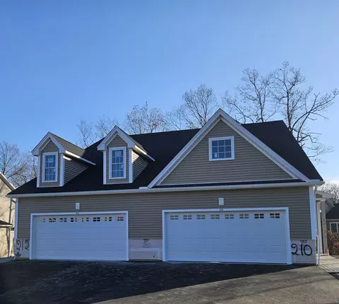 210 Boulder Ct #210, Bristol, CT 06010