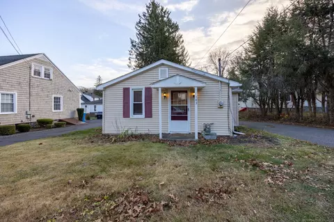 143 Delaware Ave, Waterbury, CT 06708