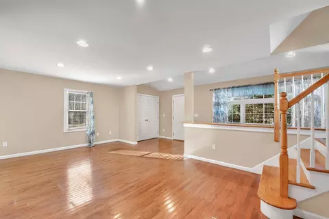 43 Cook St, Manchester, CT 06040