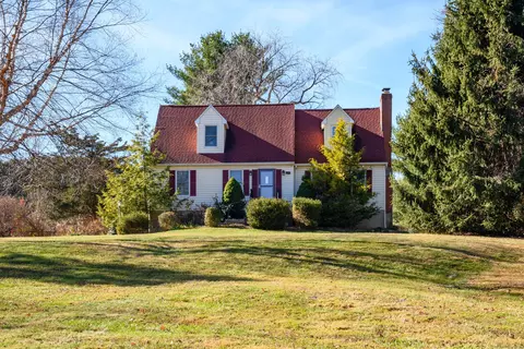 20 Rolf Dr, Danbury, CT 06810