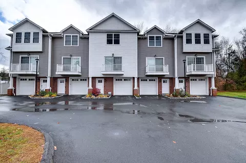 27 Naubuc Ave #5, Glastonbury, CT 06033