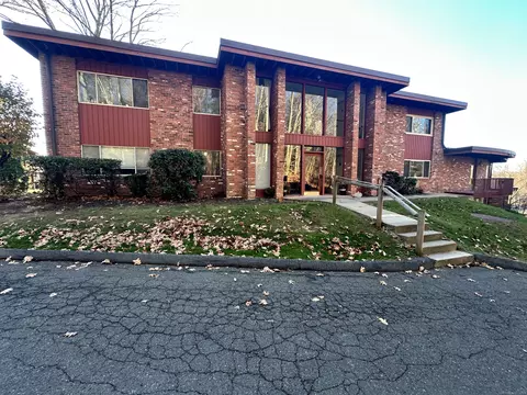 126 Sherman Hill Rd #A14, Woodbury, CT 06798