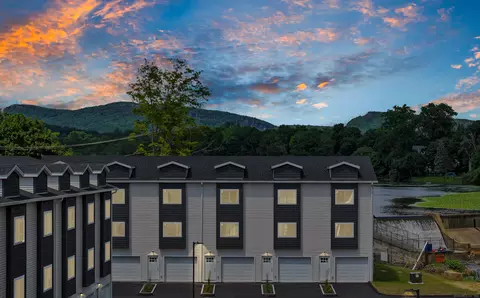 33 Main St #19, Meriden, CT 06451