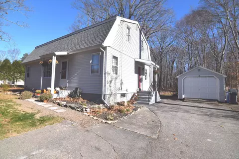 104 Woods Rd, Mansfield, CT 06250